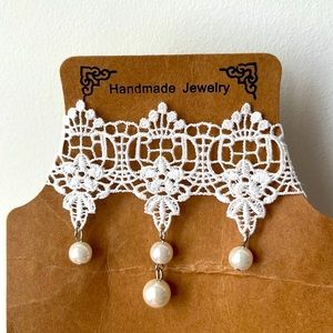 Pearl lace necklace
